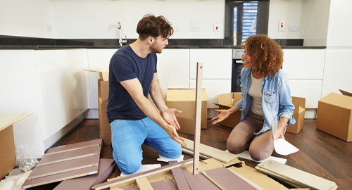 Собрать и установить мебель IKEA своими силами не так легко.